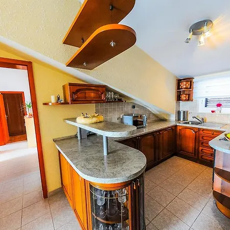 Marija Petricevic Apartment Podstrana